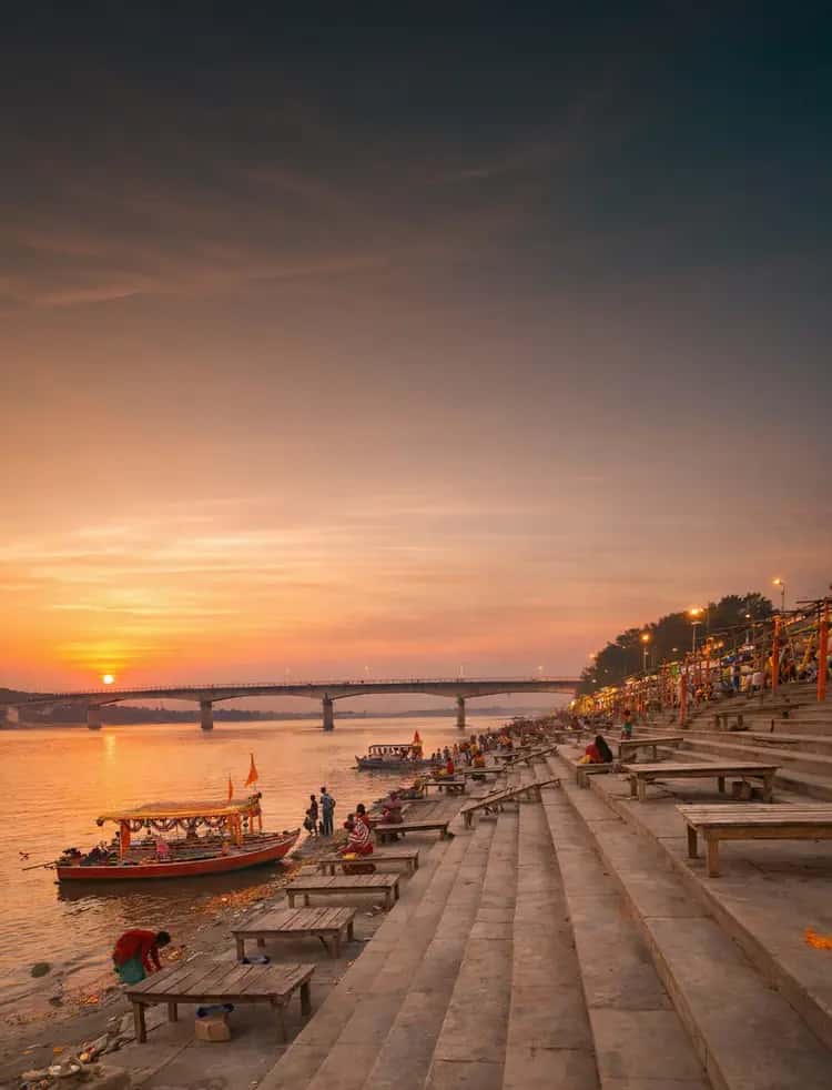Book a tour package to Ayodhya, Varanasi, Prayagraj